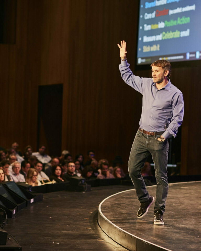 Keith Ferrazzi headshot